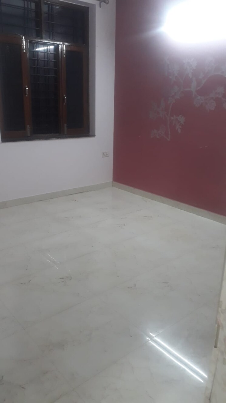 Room, gms road 3 Bedroom 1600 Sq.Ft. Builder Floor In Gms Road Dehradun 8926959