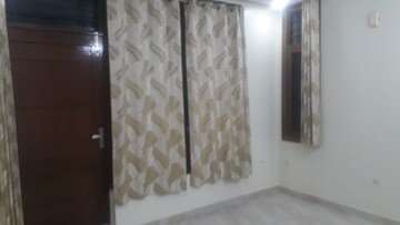 Room in 3 BHK Builder Floor at Gms Road – for Rent