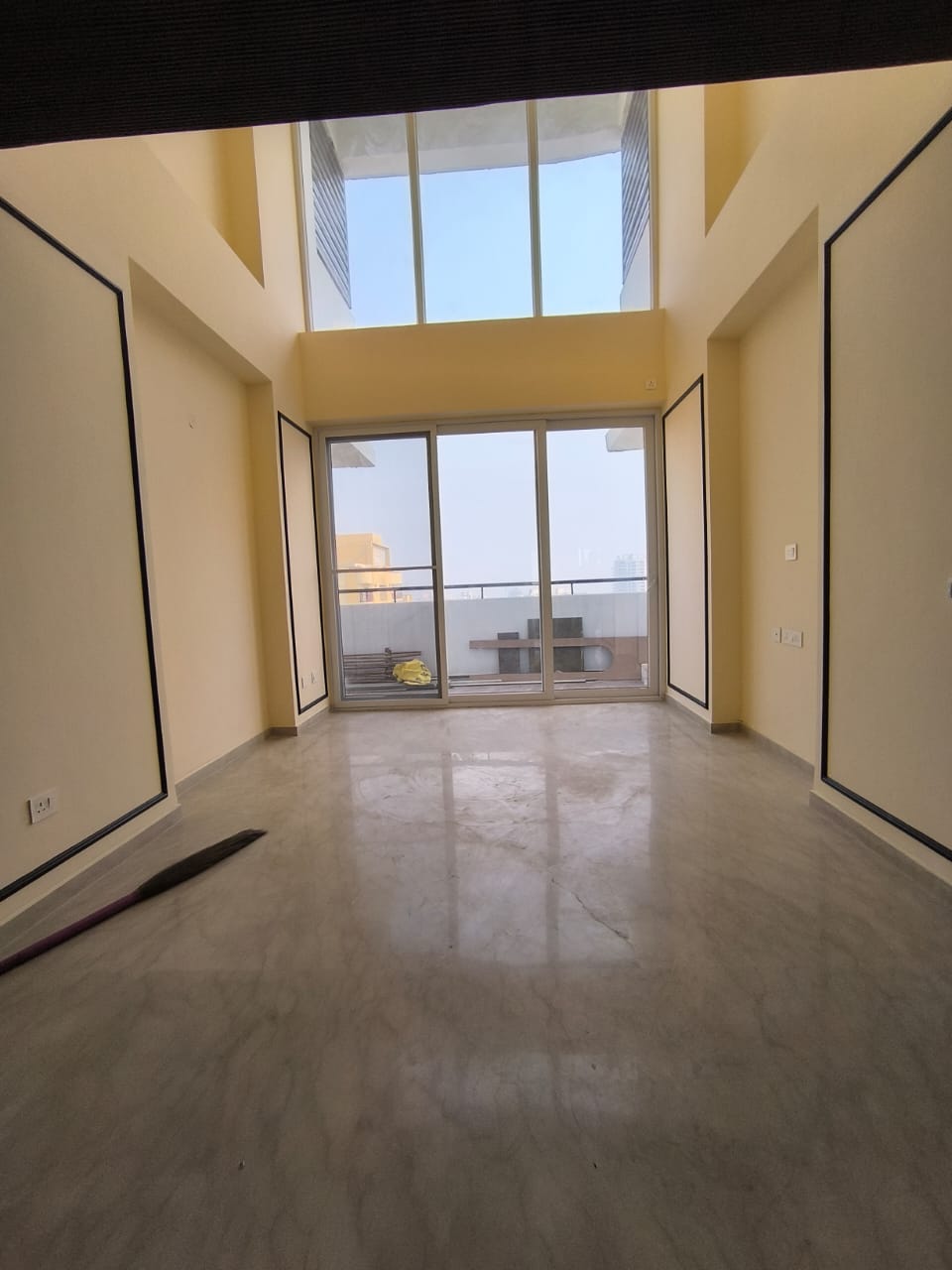 3.5 BHK + Servant Room 2510 Sq.Ft. Apartment in Dasnac Burj