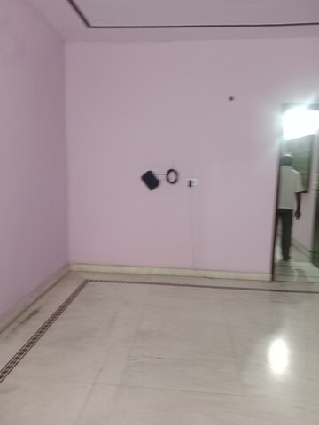 Room in 2 BHK Builder Floor at Sector 6 – for Rent