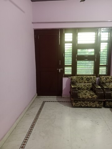 Room in 2 BHK Builder Floor at Sector 6 – for Rent