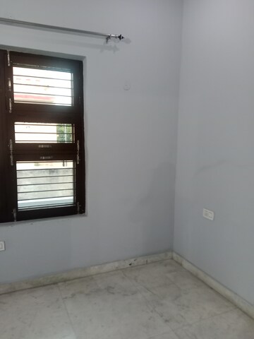 Room in 2 BHK Builder Floor at Sector 6 – for Rent