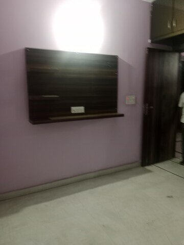Room in 2 BHK Builder Floor at Sector 6 – for Rent