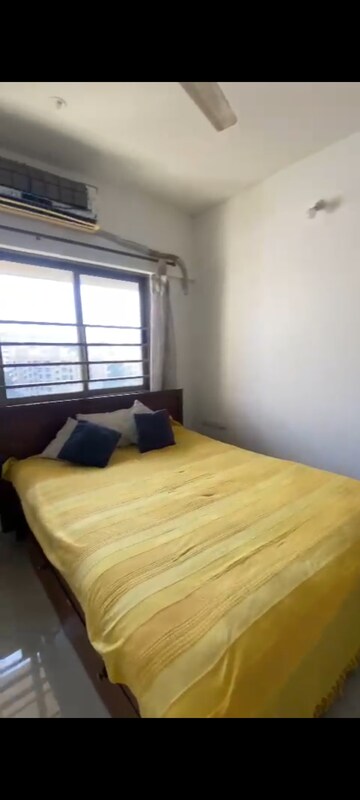 Bedroom in 2 BHK Apartment at Sheth Vasant Oasis, Andheri East – for Rent