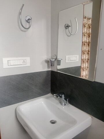 Furnished Amenities in 1.5 BHK Builder Floor at Sector 18 – for Rent