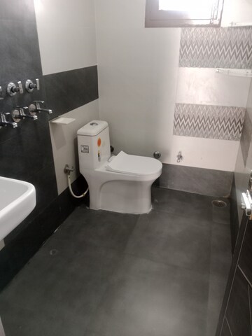 Master Bedroom in 1.5 BHK Builder Floor at Sector 18 – for Rent