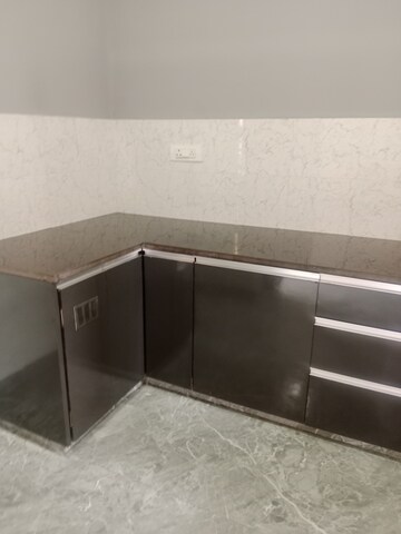 Furnished Amenities in 1.5 BHK Builder Floor at Sector 18 – for Rent