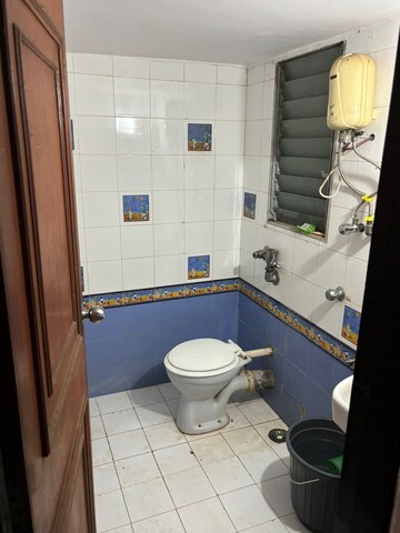 Master Bedroom in 1 BHK Apartment at Sagar Avenue, Santacruz East – for Rent