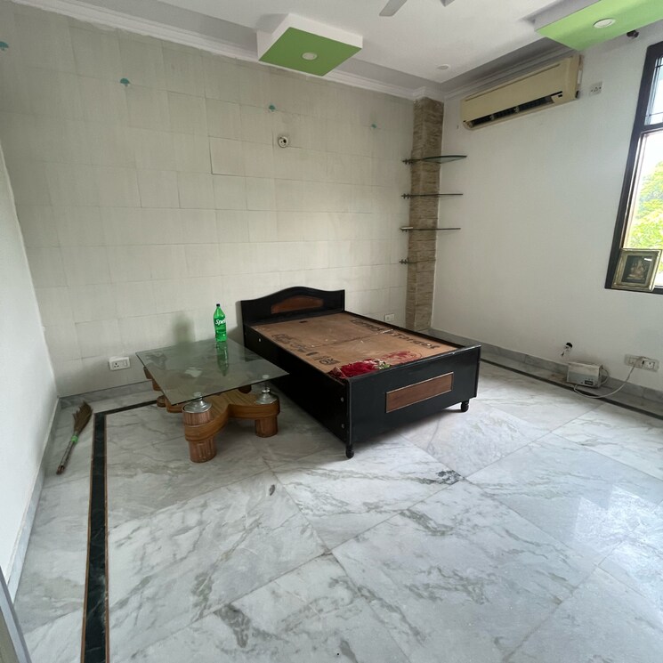 Kitchen, shivalik colony 3 Bedroom 200 Sq.Yd. Builder Floor In Shivalik Colony Delhi 8927048