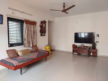 Living Room in 2 BHK Apartment at Naranpura – for Rent