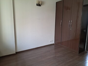 Room in 2 BHK Apartment at Shapoorji Pallonji Joyville Phase 2, Sector 102 – for Rent