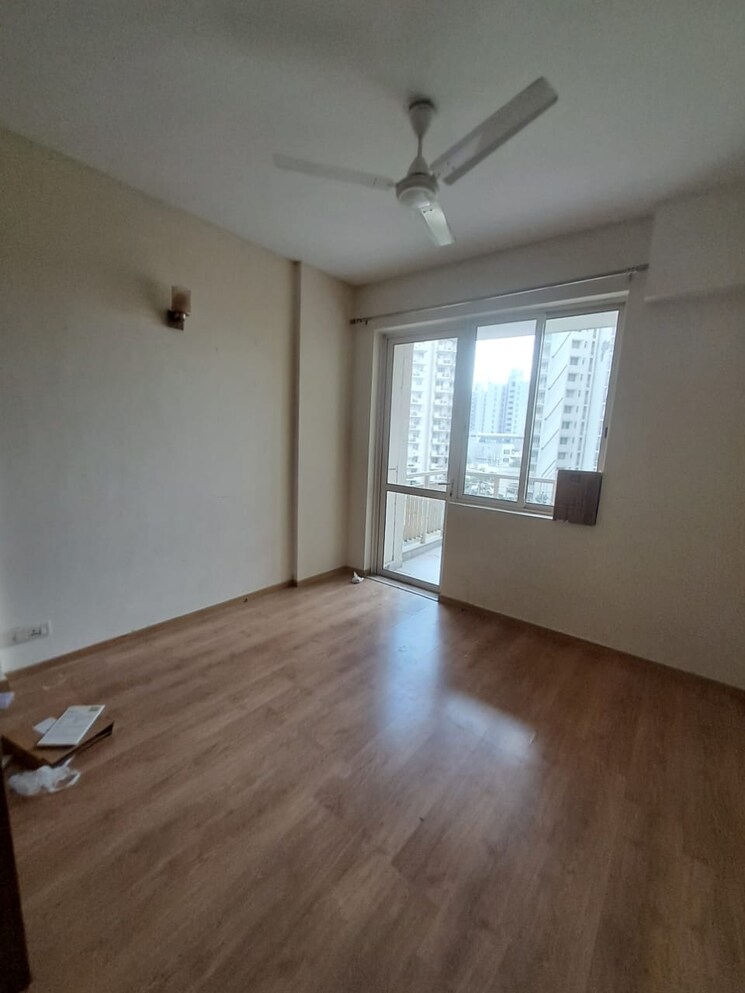 Room, shapoorji-pallonji-joyville-phase-2 2 Bedroom 824 Sq.Ft. Apartment In Sector 102 Gurgaon 8927053