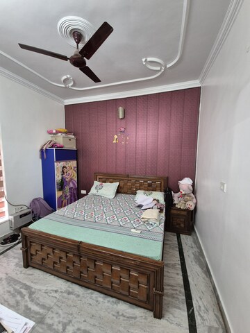 Bedroom in 2 BHK Builder Floor at Sector 43 – for Sale