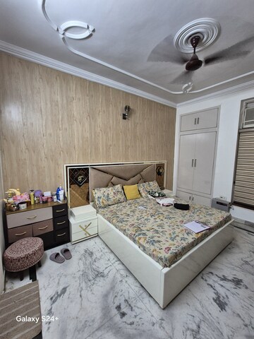 Bedroom in 2 BHK Builder Floor at Sector 43 – for Sale