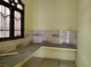 Room in 2 BHK Independent House at Jankipuram – for Rent