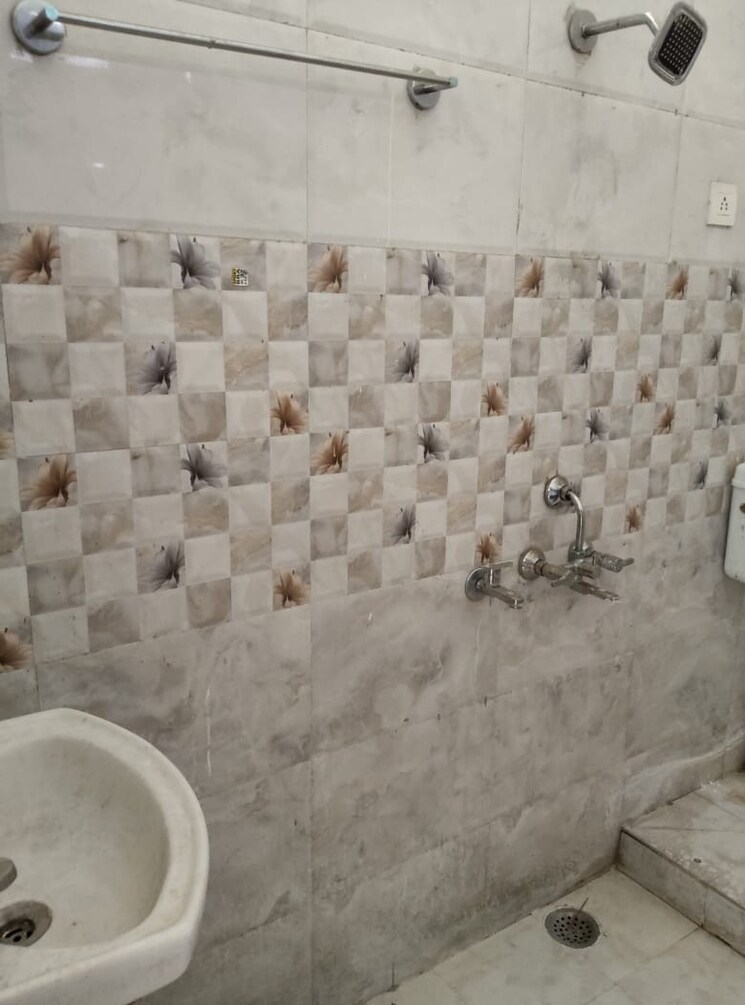Bathroom, jankipuram 2 Bedroom 1250 Sq.Ft. Independent House In Jankipuram Lucknow 8927076
