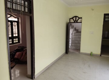 Room in 2 BHK Independent House at Jankipuram – for Rent