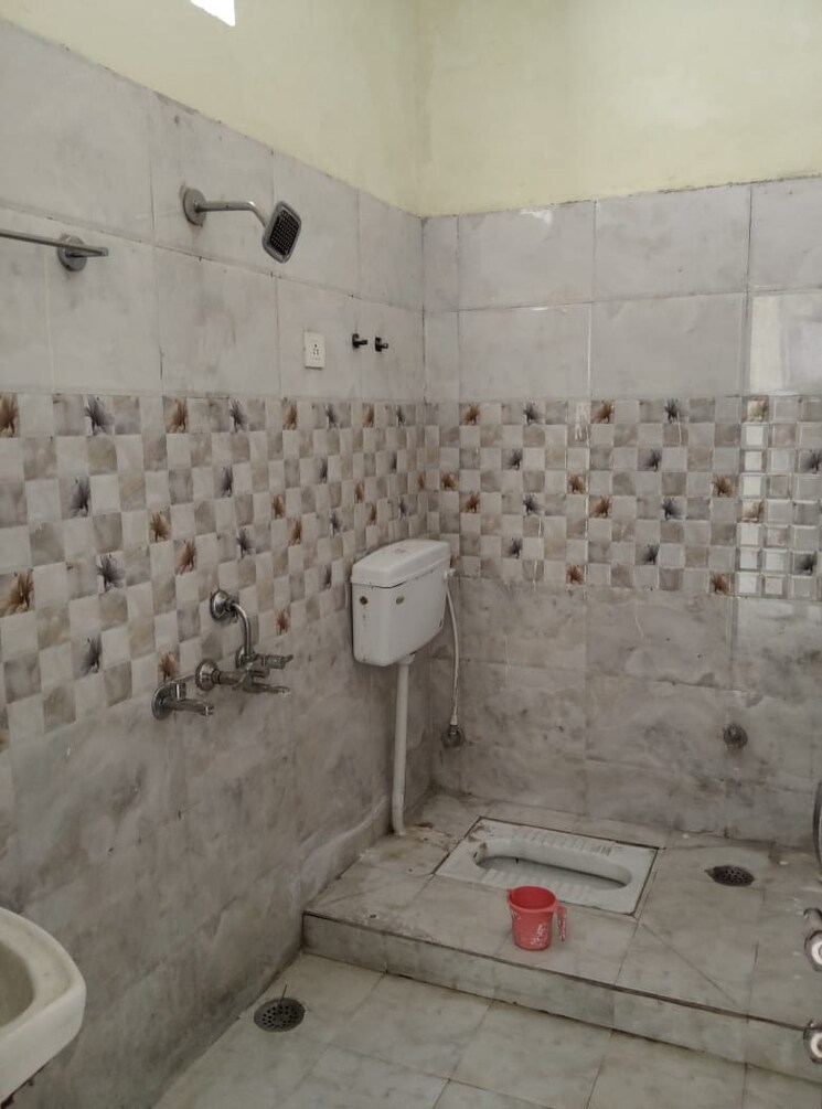 Bathroom, jankipuram 2 Bedroom 1250 Sq.Ft. Independent House In Jankipuram Lucknow 8927076