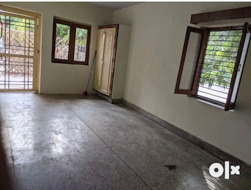 Room in 2 BHK Independent House at Mahanagar – for Rent