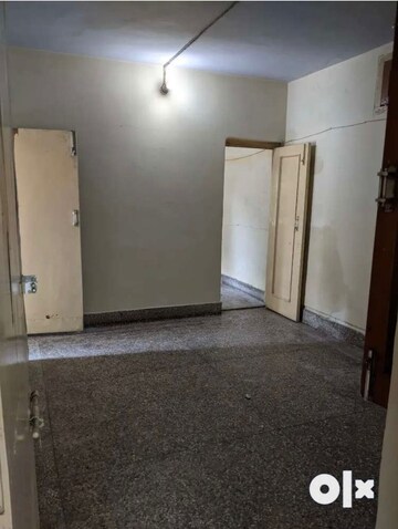 Room in 2 BHK Independent House at Mahanagar – for Rent
