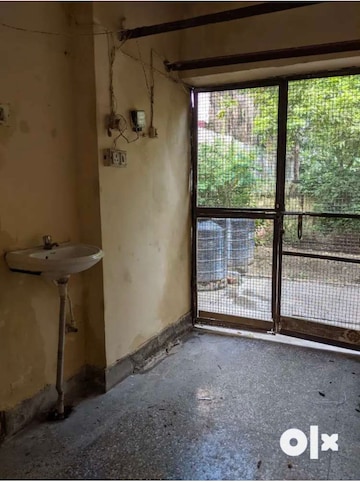 Balcony in 2 BHK Independent House at Mahanagar – for Rent