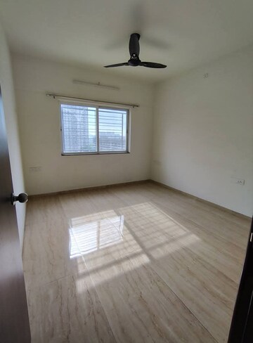Room in 2 BHK Apartment at VTP Beaumonde, Kharadi – for Rent