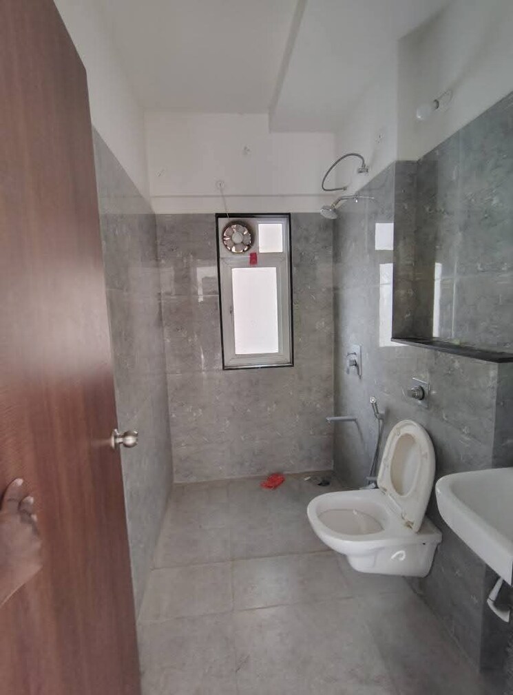 Bathroom, vtp-beaumonde 2 Bedroom 749 Sq.Ft. Apartment In Kharadi Pune 8927086