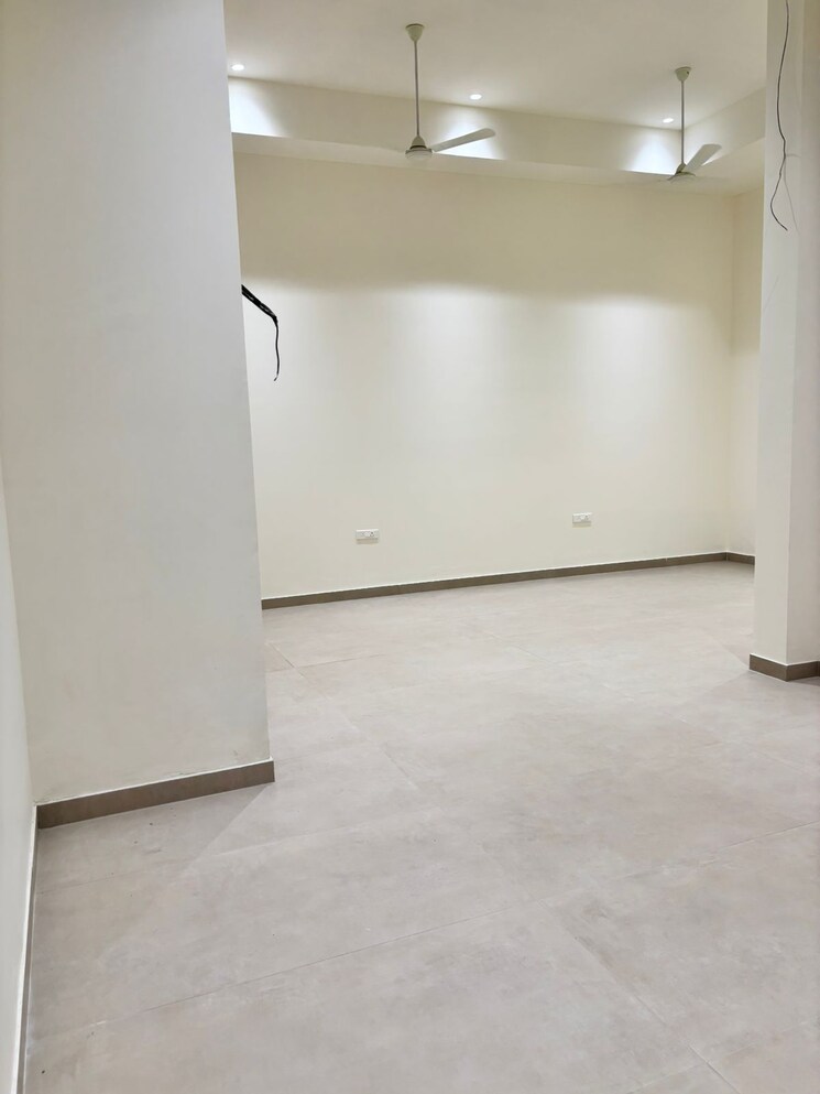 Room, lajpat nagar 4 3 Bedroom 1800 Sq.Ft. Builder Floor In Lajpat Nagar 4 Delhi 8927097