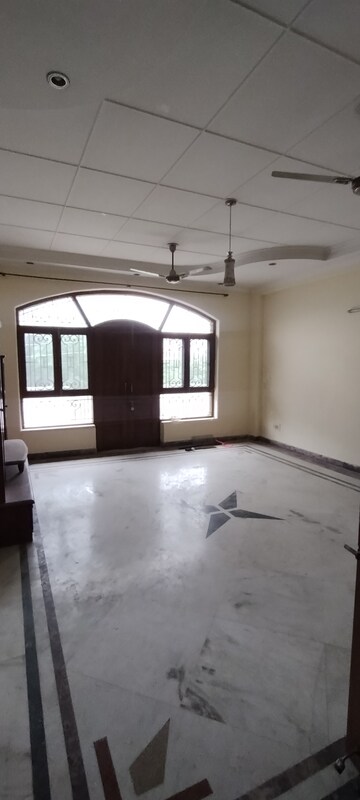 3 BHK Builder Floor For Rent in RWA Apartments Sector 19, Sector 19