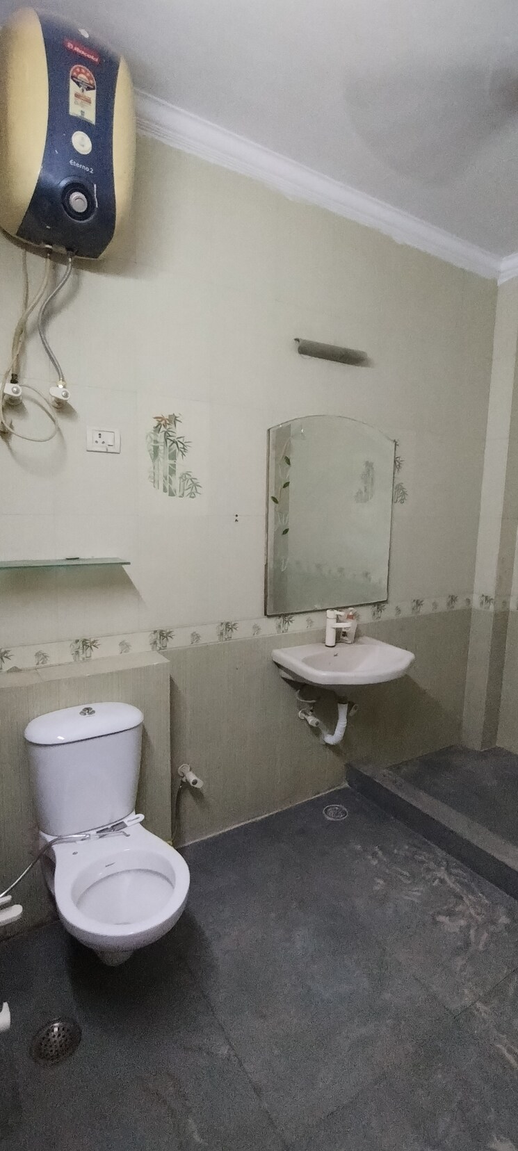 Bathroom, rwa-apartments-sector-19 3 Bedroom 2500 Sq.Ft. Builder Floor In Sector 19 Noida 8927127