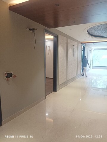 Building Lobby in 4 BHK Apartment at DLF The Belaire, Sector 54 – for Sale