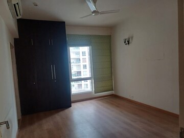 Room in 3 BHK Apartment at Tata Primanti-Tower Residences, Sector 72 – for Sale
