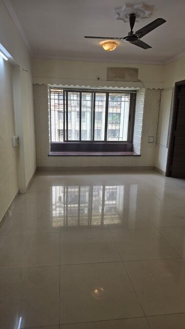 Room in 1.5 BHK Apartment at Hubtown Sunmist, Andheri East – for Rent