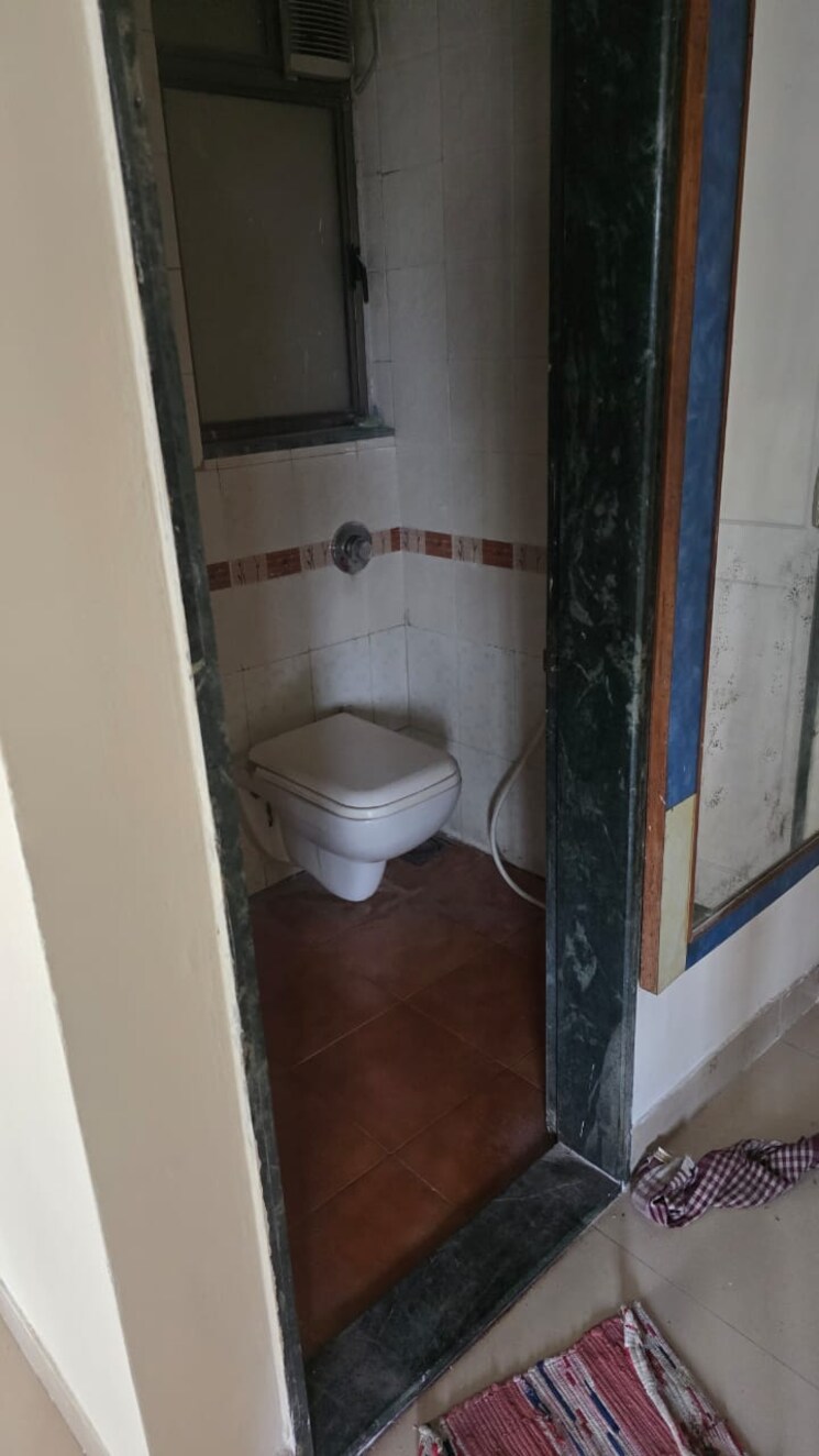 Bathroom, hubtown-sunmist 1.5 Bedroom 700 Sq.Ft. Apartment In Andheri East Mumbai 8927212