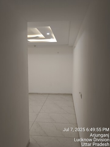 Room in 3 BHK Apartment at Rishita Manhattan, Gomti Nagar – for Rent