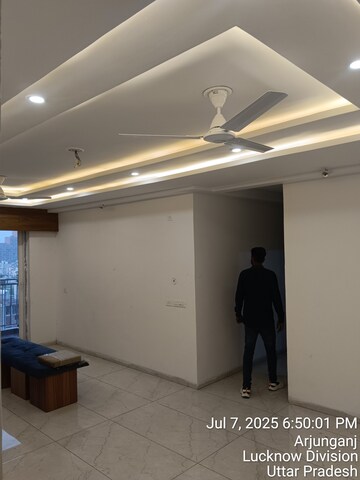 Furnished Amenities in 3 BHK Apartment at Rishita Manhattan, Gomti Nagar – for Rent