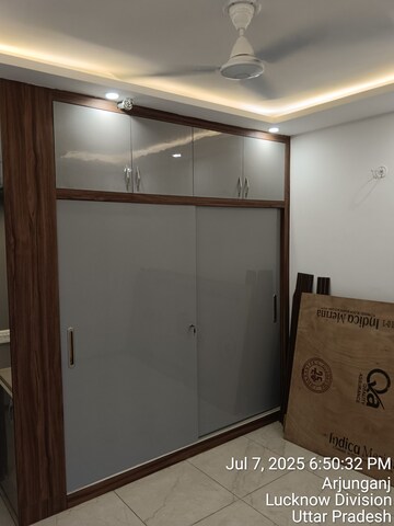 Furnished Amenities in 3 BHK Apartment at Rishita Manhattan, Gomti Nagar – for Rent