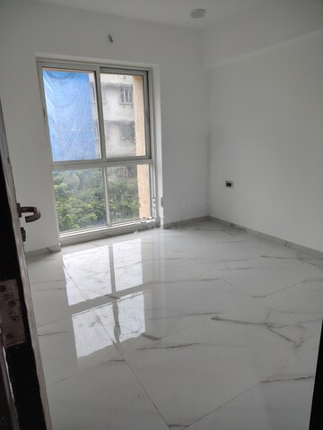 Room in 2 BHK Apartment at Nahar Amaryllis Towers and Plaza, Chandivali – for Rent
