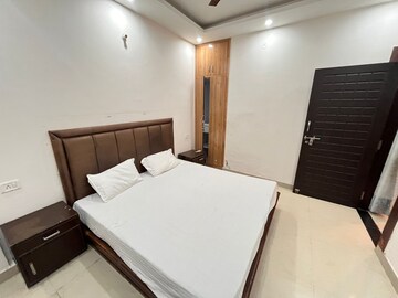 Bedroom in 3 BHK Builder Floor at Sahastradhara Road – for Rent