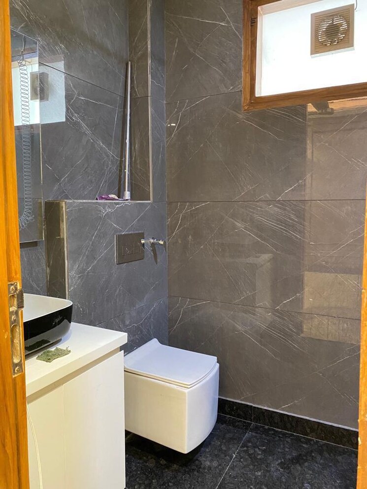 Bathroom, priyadarshni-apartments 3 Bedroom 1400 Sq.Ft. Builder Floor In Paschim Vihar Delhi 8927262