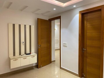 Room in 3 BHK Builder Floor at Priyadarshni Apartments, Paschim Vihar – for Rent