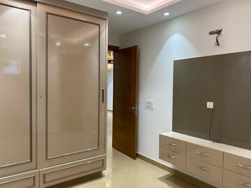Building Lobby in 3 BHK Builder Floor at Priyadarshni Apartments, Paschim Vihar – for Rent