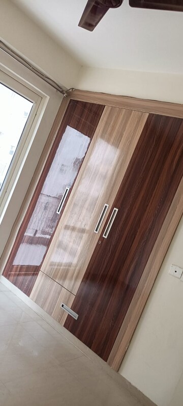 2 BHK Apartment For Rent in ROF Aalayas, Sector 102