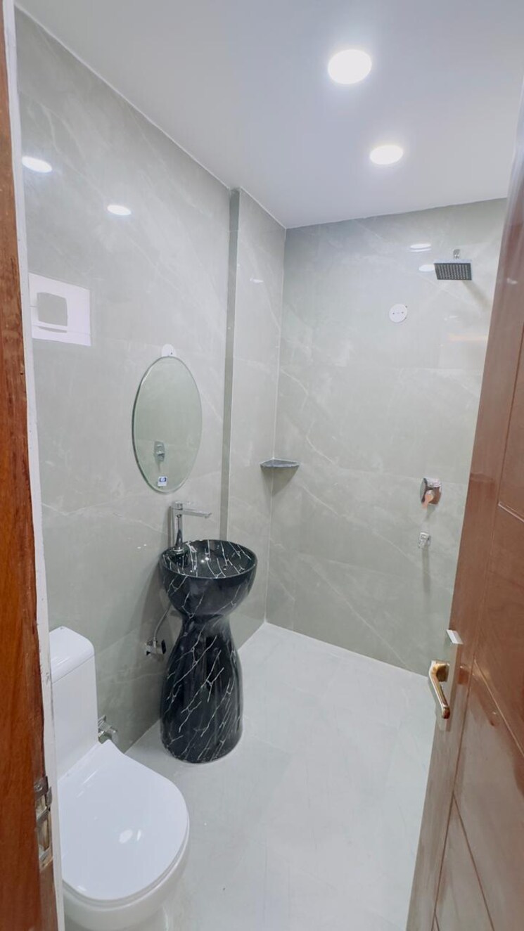 Bathroom, sahastradhara road 3 Bedroom 2008 Sq.Ft. Builder Floor In Sahastradhara Road Dehradun 8927261