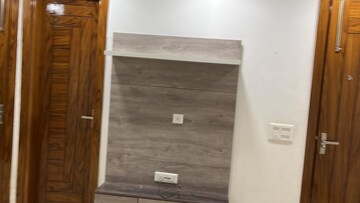 Room in 3 BHK Apartment at Jahaz Apartments, Paschim Vihar – for Rent