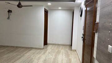 Room in 3 BHK Apartment at Jahaz Apartments, Paschim Vihar – for Rent