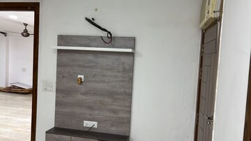 Furnished Amenities in 3 BHK Apartment at Jahaz Apartments, Paschim Vihar – for Rent