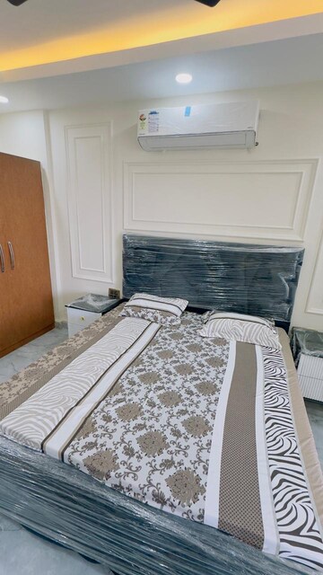 Bedroom in 3 BHK Builder Floor at Sahastradhara Road – for Rent