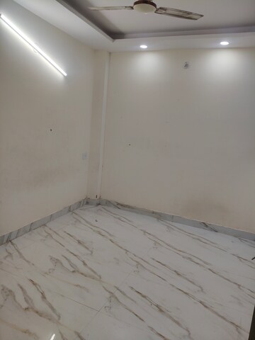 Room in 3 BHK Builder Floor at Govindpuri – for Rent