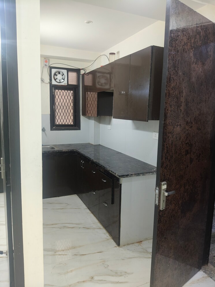 Kitchen, govindpuri 3 Bedroom 900 Sq.Ft. Builder Floor In Govindpuri Delhi 8927272